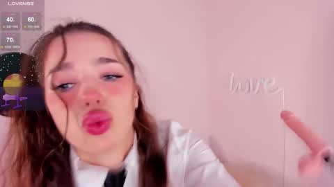 Snapshot of alicebonam chatting on 10-20-25, 07:14 Alice online show from 10-20-25, 07:14