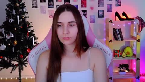 Snapshot of alicecharmy chatting on 12-16-24, 01:43 alicecharmy online show from 12-16-24, 01:43