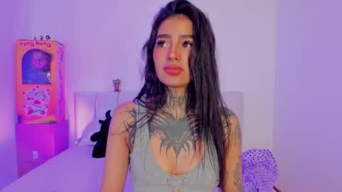 Alice  online show from 09-09-25, 04:06