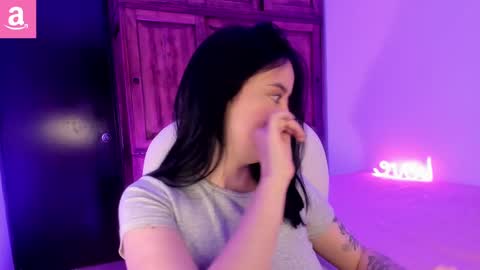 Aliceee  ..   97YP9VWGZHrefnav wishlist lists 1 online show from 02-19-25, 08:10