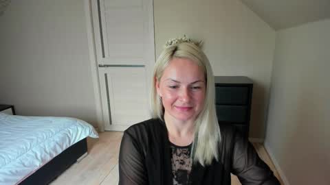 Alicee online show from 10-21-25, 06:58