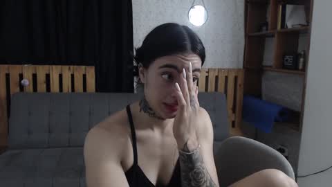 alicee_logan_ online show from 02-04-25, 03:44