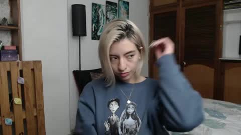 alicee_logan_ online show from 04-19-26, 03:28