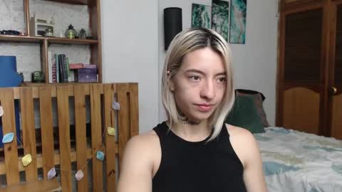 alicee_logan_ online show from 04-25-26, 02:03