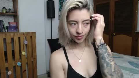 alicee_logan_ online show from 04-26-26, 02:53