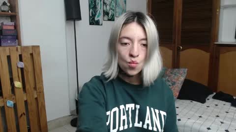 alicee_logan_ online show from 06-09-26, 01:50