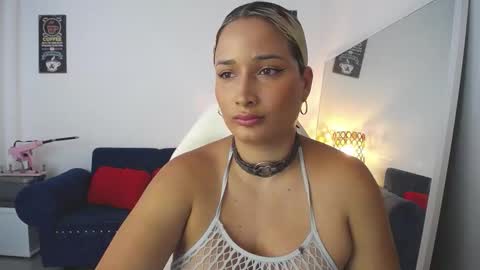 Alicia    1000 PM - 600 AM COLOMBIAN TIME online show from 12-17-25, 10:05