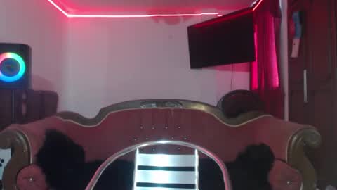 aliceesmiths online show from 02-14-25, 06:08