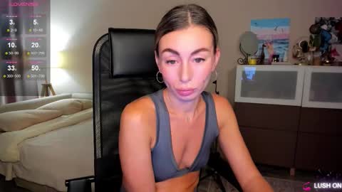 Snapshot of aliceevan chatting on 11-21-25, 11:03 Daniella online show from 11-21-25, 11:03