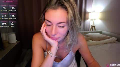 Snapshot of aliceevan chatting on 11-22-25, 02:16 Daniella online show from 11-22-25, 02:16