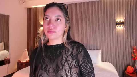 Alice  online show from 10-28-25, 04:27