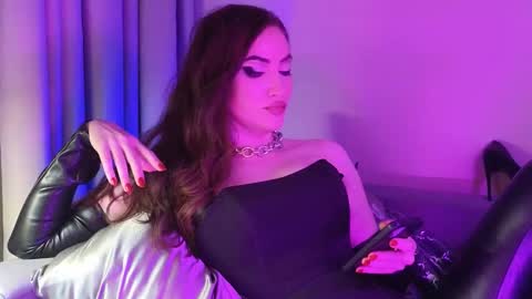 Snapshot of alicejameson chatting on 11-30-25, 08:46 alicejameson online show from 11-30-25, 08:46