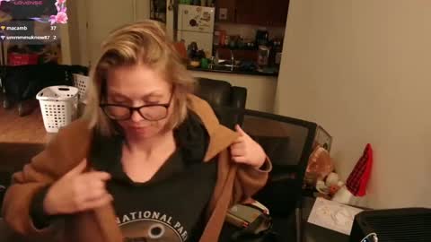 Alice Liddell online show from 10-03-25, 08:55