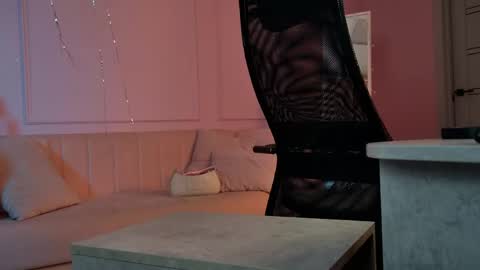 Snapshot of alicelidse chatting on 05-17-26, 09:17 Alice online show from 05-17-26, 09:17