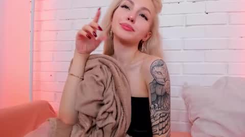 alicemonro online show from 12-04-25, 02:43