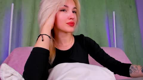 Snapshot of alicemonro chatting on 05-23-26, 01:44 alicemonro online show from 05-23-26, 01:44
