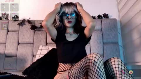 Snapshot of alicenoir_ chatting on 11-05-25, 11:05 alicenoir_ online show from 11-05-25, 11:05