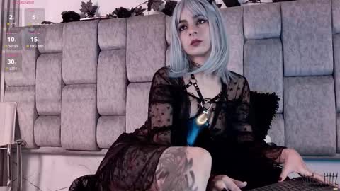 Snapshot of alicenoir_ chatting on 11-18-25, 11:15 alicenoir_ online show from 11-18-25, 11:15