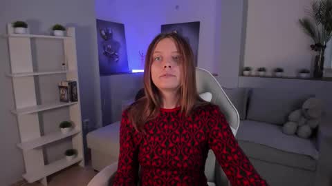 Snapshot of alicepill chatting on 10-08-25, 02:20 Alice online show from 10-08-25, 02:20