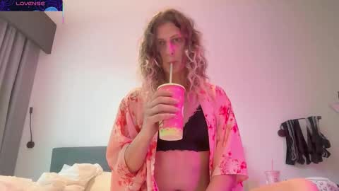 Snapshot of alicepinkhead chatting on 11-13-25, 07:29 AlicePinkhead online show from 11-13-25, 07:29