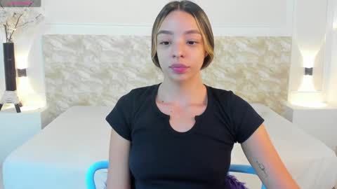 Snapshot of aliceross1 chatting on 01-06-25, 08:50 AliceRoss online show from 01-06-25, 08:50