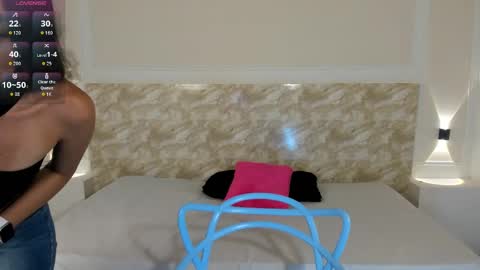 Snapshot of aliceross1 chatting on 10-09-25, 08:07 AliceRoss online show from 10-09-25, 08:07