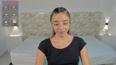 Snapshot of aliceross1 chatting on 11-18-25, 08:24 AliceRoss online show from 11-18-25, 08:24