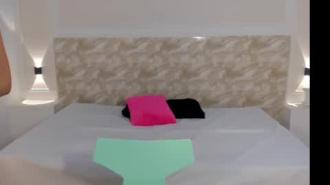 Snapshot of aliceross1 chatting on 11-22-25, 08:19 AliceRoss online show from 11-22-25, 08:19