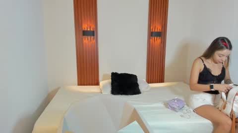 Snapshot of aliceross1 chatting on 11-29-25, 08:12 AliceRoss online show from 11-29-25, 08:12