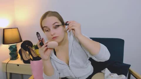 Snapshot of alicesensitive chatting on 11-28-25, 01:14 alicesensitive online show from 11-28-25, 01:14