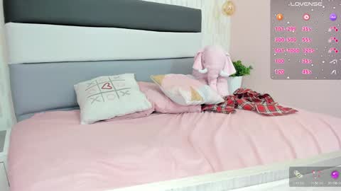 Snapshot of alicestark2 chatting on 01-09-25, 10:09          online show from 01-09-25, 10:09