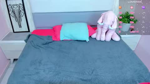 Snapshot of alicestark2 chatting on 01-16-25, 07:52          online show from 01-16-25, 07:52