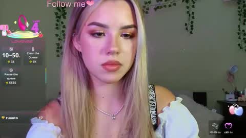 Snapshot of alicetenshi chatting on 09-18-25, 05:04 Sweet Alice online show from 09-18-25, 05:04