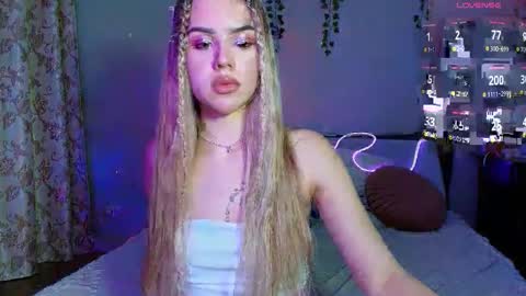 Snapshot of alicetenshi chatting on 10-18-25, 08:53 Sweet Alice online show from 10-18-25, 08:53