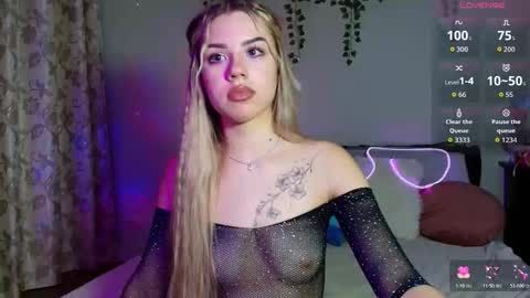 Snapshot of alicetenshi chatting on 10-19-25, 08:42 Sweet Alice online show from 10-19-25, 08:42