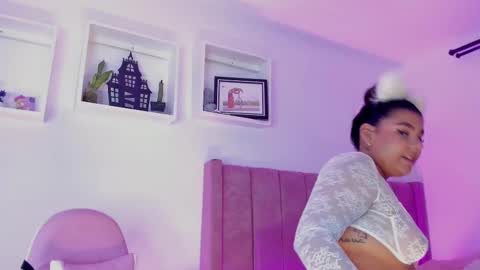 A L I C E  T H U N D E R online show from 10-17-25, 04:37