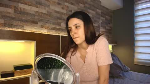 Snapshot of alicewillow chatting on 10-17-25, 10:01 Alice online show from 10-17-25, 10:01