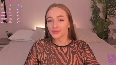 Mia online show from 10-17-25, 01:53