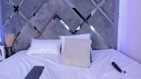 Alice  online show from 01-27-25, 05:58