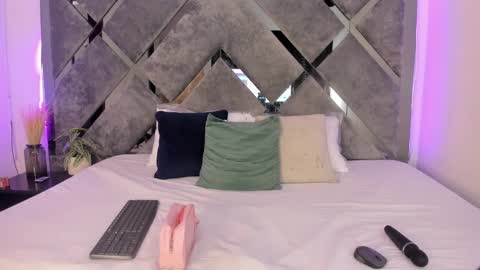 Alice  online show from 02-16-25, 06:54