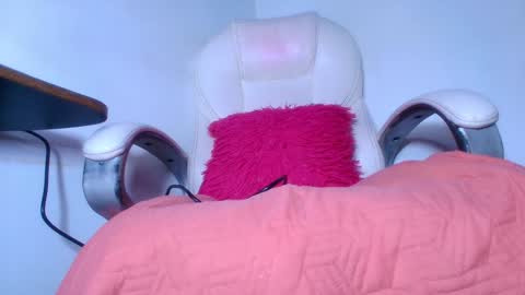 Alicia Kyse  online show from 01-09-25, 03:04