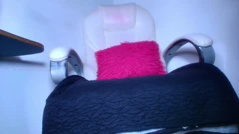 Alicia Kyse  online show from 01-28-25, 03:04