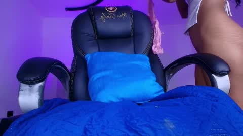 Alicia Kyse  online show from 02-19-26, 03:02