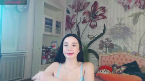 Snapshot of aliciabow chatting on 12-20-24, 04:25 Veronica online show from 12-20-24, 04:25
