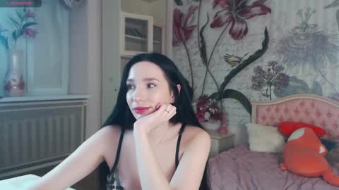 Snapshot of aliciabow chatting on 03-07-25, 05:17 Veronica online show from 03-07-25, 05:17