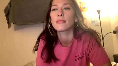 Snapshot of aliciacolette123 chatting on 10-30-25, 05:02 teacherspet69 online show from 10-30-25, 05:02