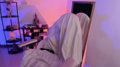 Alicia Grace online show from 11-13-25, 09:25