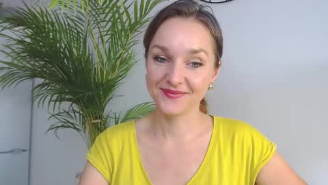 Snapshot of alicialux chatting on 12-02-24, 11:01 Alicia online show from 12-02-24, 11:01