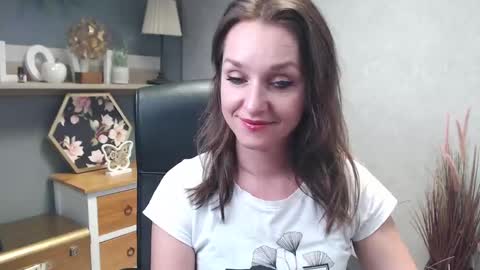 Alicia online show from 12-17-24, 04:21