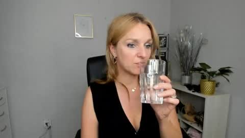 Alicia online show from 07-28-26, 02:13